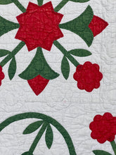 Load image into Gallery viewer, Rose Applique Quilt
