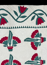 Load image into Gallery viewer, Coxcomb Quilt