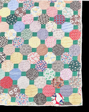 Load image into Gallery viewer, Hexagons Quilt
