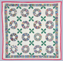 Load image into Gallery viewer, Dresden Plate Quilt
