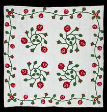 Load image into Gallery viewer, Moss Rose Quilt