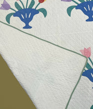 Load image into Gallery viewer, Basket of Flowers Quilt