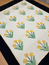 Load image into Gallery viewer, Tulips Quilt