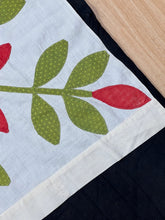 Load image into Gallery viewer, Laurel Leaves, Summer Quilt