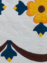 Load image into Gallery viewer, Ohio Rose Quilt