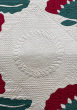 Load image into Gallery viewer, Coxcomb Quilt