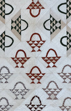 Load image into Gallery viewer, Flower Basket Medallion Quilt