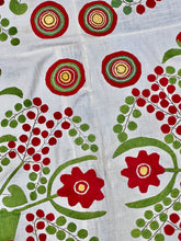 Load image into Gallery viewer, Pots of Flowers Summer Quilt