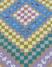 Load image into Gallery viewer, Trip Around the World Quilt