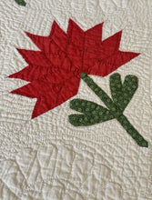 Load image into Gallery viewer, Peony Quilt