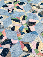 Load image into Gallery viewer, String Star Quilt