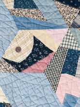 Load image into Gallery viewer, String Star Quilt