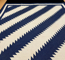 Load image into Gallery viewer, Sawtooth Bars Quilt