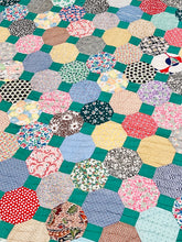 Load image into Gallery viewer, Hexagons Quilt
