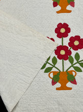 Load image into Gallery viewer, Pots of Flowers Quilt
