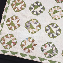 Load image into Gallery viewer, Carpenters Wheel Quilt, Variation
