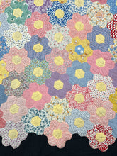 Load image into Gallery viewer, Honeycomb Quilt
