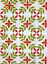 Load image into Gallery viewer, Laurel Leaves, Summer Quilt
