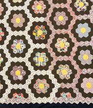 Load image into Gallery viewer, Grandmother&#39;s Flower Garden Quilt
