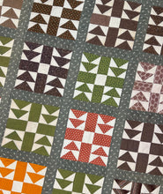 Load image into Gallery viewer, Geese in Flight Variant Quilt
