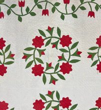 Load image into Gallery viewer, President's Wreath Quilt
