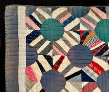 Load image into Gallery viewer, String Bowtie Quilt

