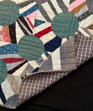 Load image into Gallery viewer, String Bowtie Quilt
