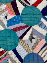 Load image into Gallery viewer, String Bowtie Quilt
