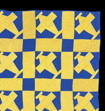 Load image into Gallery viewer, Spirit of St. Louis Quilt
