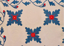 Load image into Gallery viewer, Oak Leaf Applique Quilt
