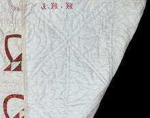 Load image into Gallery viewer, Flower Basket Medallion Quilt
